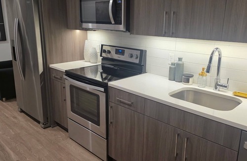 Power and Light District Apartment | 5 minutes to downtown in the Heart of Downtown Kansas City – Walk to Everything