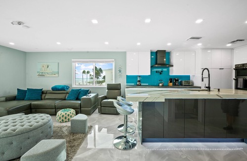 Hollywood South Central Beach House | 5-Star Spacious Modern Beachfront Home w/Stunning Views! Step out to the Beach!