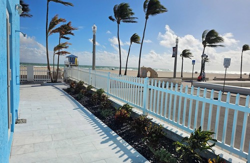 Hollywood South Central Beach House | 5-Star Spacious Modern Beachfront Home w/Stunning Views! Step out to the Beach!
