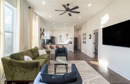 East Lake House | 5BR/4BTH Retreat, Putting Green, Walk to Restaurants!