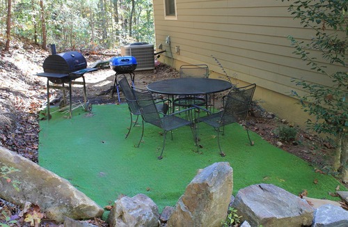 Helen Cabin | 6/5 Valley View! Close to Helen! Near Hiking & Wineries