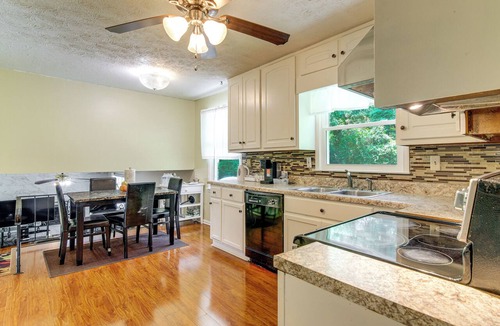 Lilburn House | 7 Mi to Stone Mtn Park! Spacious Family Getaway