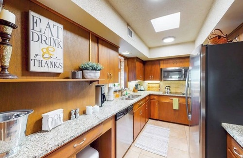 Sky Forest House | A King's View of Hill Country: Scenic Home w/End-to-End Deck