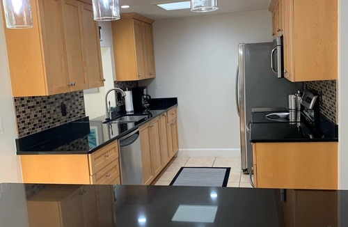 Venice House | A short Walk to Venice Beach! Family-Friendly house with private pool!