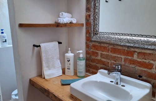Santa Maria Ahuacatlan Apartment | A2 100-year-old house in downtown Valle de Bravo, beautifully remodeled.