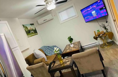 Bridgewater Apartment | Abigael’s Apt Suite 1 BR 2 BED in Central Bridgewater