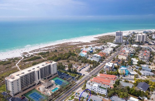 Siesta Key Cottage | Across The Street From #1 Beach