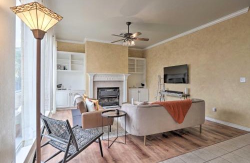 Travis Landing Villa | Airy Villa in Austin w/Badminton/Volleyball Court
