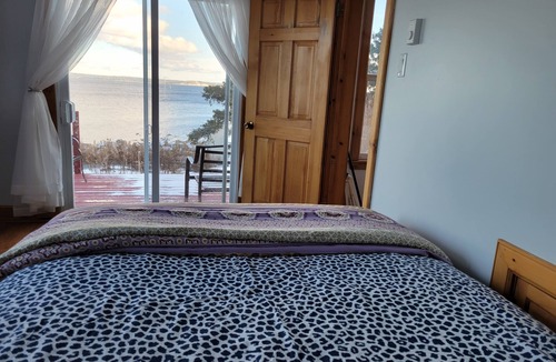 Chester Cottage | Amazing ocean view/private road/close to bayswater beach.