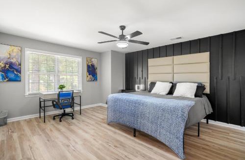 East Point Villa | Atlanta Elegant 6BR Home Perfect for Groups & Families sleeps 18