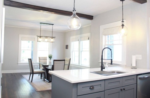 Sylvan Hills Cottage | Authentic Cozy cottage 10 minutes to Mercedes Benz Stadium, State Farm, Airport