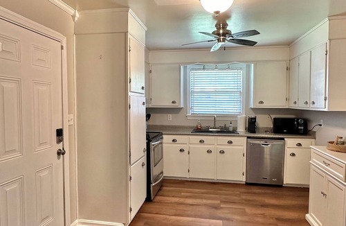 Savannah House | Available Sept! Early St Executive Rental- hospitals,HAAF,10 min to downtown