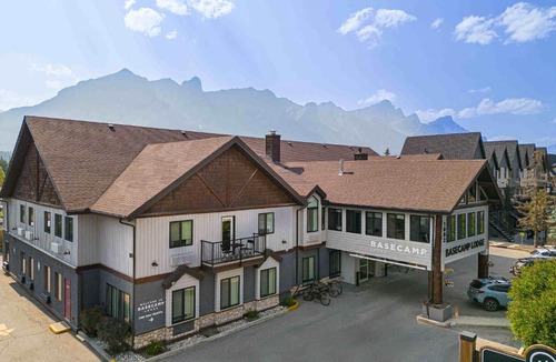 Canmore Hotel | Basecamp Lodge Canmore
