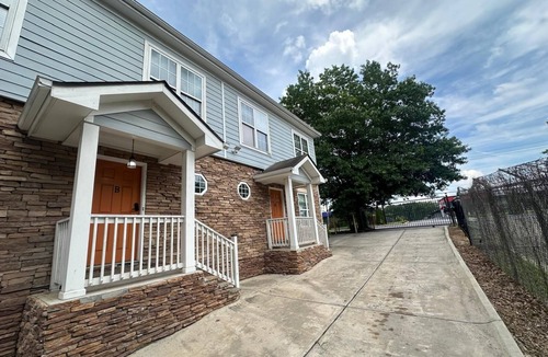 Southwestern Apartment | Basic 4BR Home 15 Min Downtown ATL Sleeps 8+