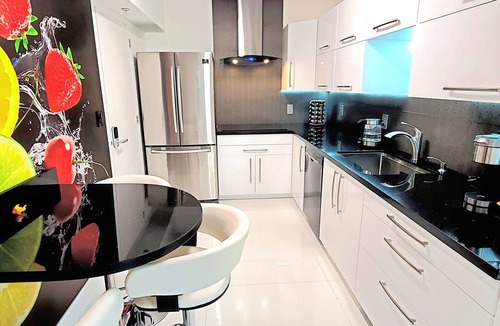 Hollywood South Central Beach Apartment | BEACH FRONT LUXURY MODERN 3BEDROOM/2BATH CONDO