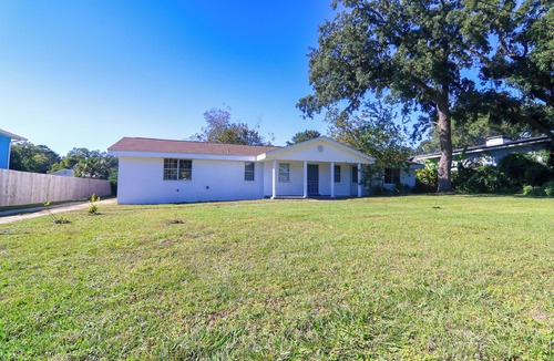 Pensacola House | Beach Home in Quiet Cul-De-Sac, Sleeps 8, Near NAS, Downtown, & Beaches.