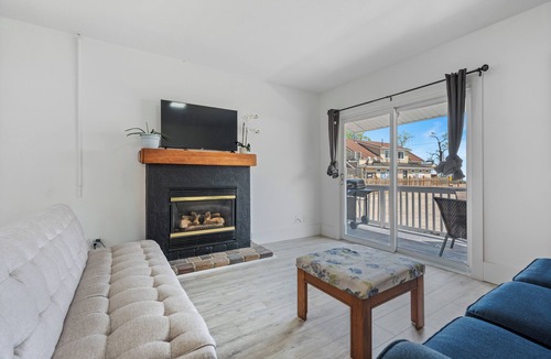 Turkey Point Cottage | Beachfront Cottage - Turkey Point (FREE PONTOON/SEADOO RENTAL INCLUDED)