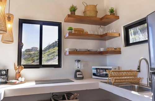 El Sargento Cabin | Beachfront Upstairs Cabin at Rasta Beach with Stunning Ocean Views, Palizada Del Mar