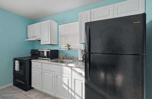 North Beach Apartment | Beachside 1BR Studio, Sleeps 4 & Near Attractions