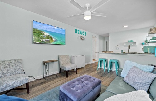 Arlington Park Apartment | Beachy 1-bedroom apartment with Pool access in Sarasota
