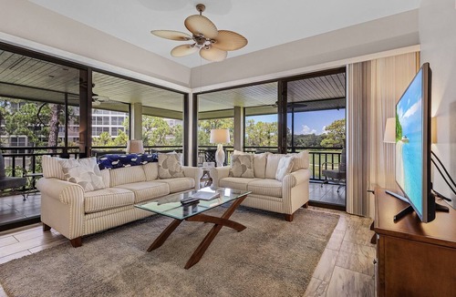 Bonita Bay Condo | Beautiful 2/2 Corner Condo in Bonita Bay! 2 Miles to the Beach!