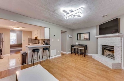 Church Street House | Beautiful 2 bedroom home located by Airport