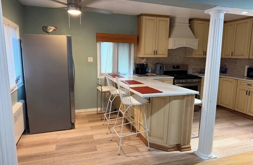 Elmont Apartment | Beautiful 3-bed, 2-floor apartment in Elmont. LIRR, NYC, UBS