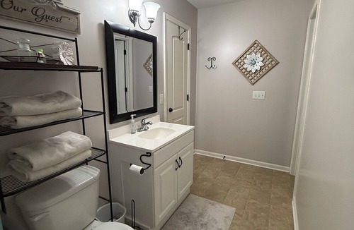 Liberty House | Beautiful 4 bedroom Country Estate in Liberty. Minutes from downtown KC.