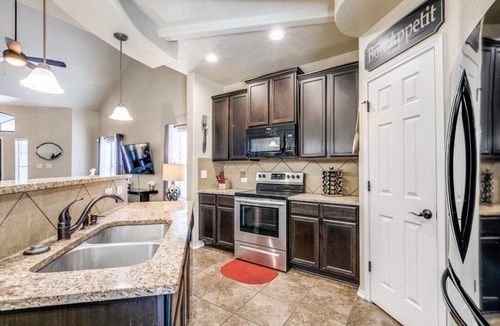 Pipers Meadow House | Beautiful and cozy home near Sea World 4 mi, Lackland 8 miles, Six Flags14 mi