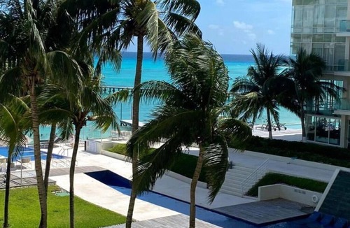 Punta Cancun House | BEAUTIFUL AND SPACIOUS OCEANFRONT CONDO IN CANCUN.
