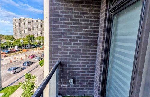 Tam O'Shanter-Sullivan Condo | Beautiful condo w/2 Full Bathroom located perfectly in the middle of Scarborough