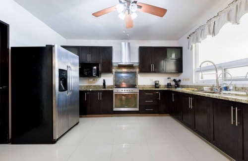 Monterrey House | ¡Beautiful Home at La Herradura! 9 guests + Wifi