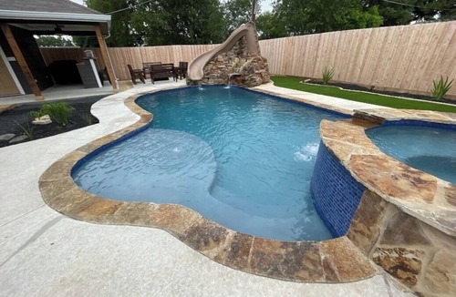 Southside House | Beautiful home with PRIVATE POOL and game room!
