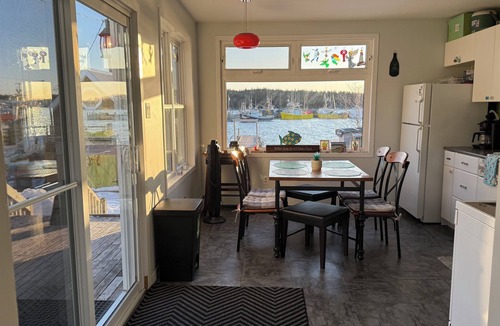 Eastern Passage House | Beautiful Ocean view retreat in Eastern Passage: Serenity by the Ocean 🌊