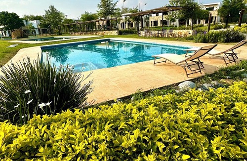 Montemorelos House | Beautiful villa 45 minutes from Monterrey with 3 pools, as well as paddle tennis, soccer, and basketball courts