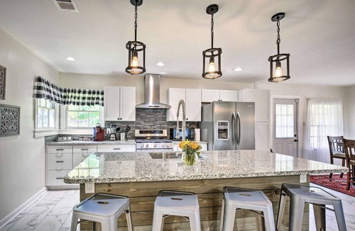 Northwest Los Angeles Heights House | Beautifully Renovated Home Near I-10 - 3 Blocks