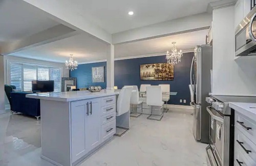 Aldershot House | Beautifully Updated Bungalow Upper Portion