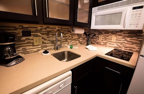 Gateway Hotel | Best Value, Quality Stay! Short Drive to Quarries Park and Northside Lawn!