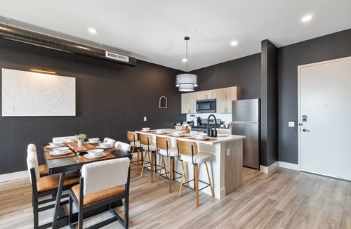 East Orange Apartment | Big 2br 2ba, Free Parkn, Close to NYC, Train>8min
