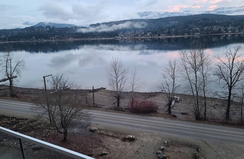 Blind Bay House | Blind Bay Lakeside Shuswap House Private 149ft Beach Dock Buoy Acreage View+