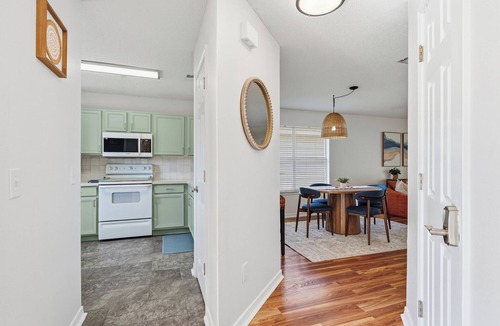Pensacola House | Blue Angles Flyover, 7 Miles to Perdido Key, Pet Friendly!