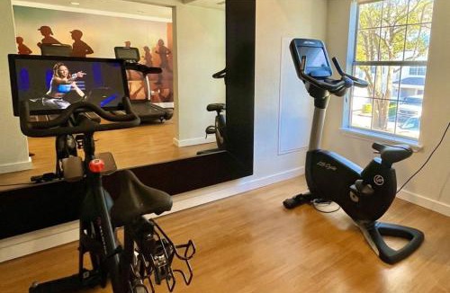 Gateway Apartment | Blueground Gateway gym pool near stadium ATX-241