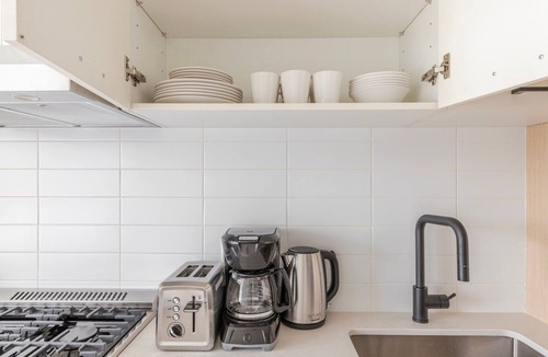 Williamsburg Apartment | Blueground | Greenpoint, pool, nr Transmitter Park
