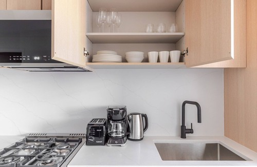 Williamsburg Apartment | Blueground | Southside, doorman, nr Brooklyn Bridge