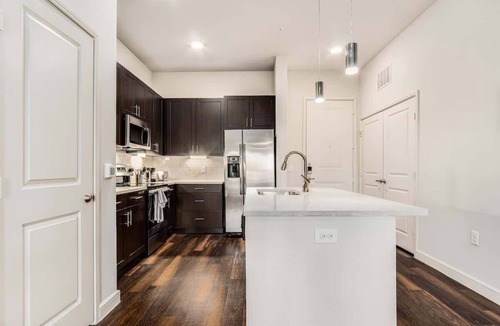 Richardson Apartment | Boulevard Stays Direct Trail Access! Parking, Pool, Gym 02