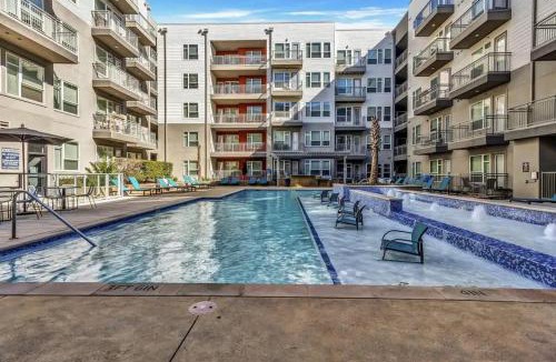 Richardson Apartment | Boulevard Stays Stylish and Beautiful 1BR Suite Pool Parking
