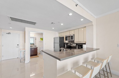 Coconut Grove Apartment | Boutique Coconut Grove Residences by Ilios Rentals