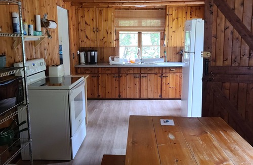 Tobermory Cottage | Breezy Bay Waterfront Cottage
