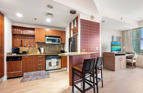 Brickell Apartment | Brickell Arch Apartment City Views & Free Parking by Palermo Home Miami