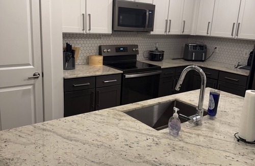 Reynoldstown Apartment | Bright 2-bedroom apartment with AC in amazing downtown Atlanta and very peaceful